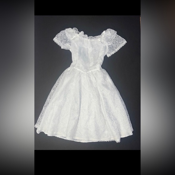 Lace mini dress - Picture 1 of 8